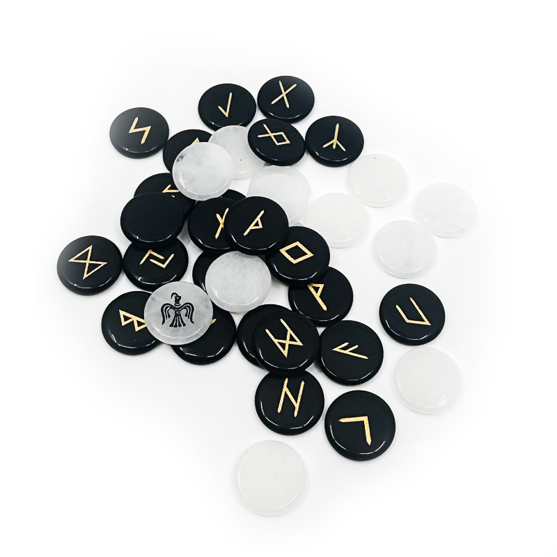 Hnefatafl (Viking Chess) & Elder Futhark Runes - Travel set - Image 4